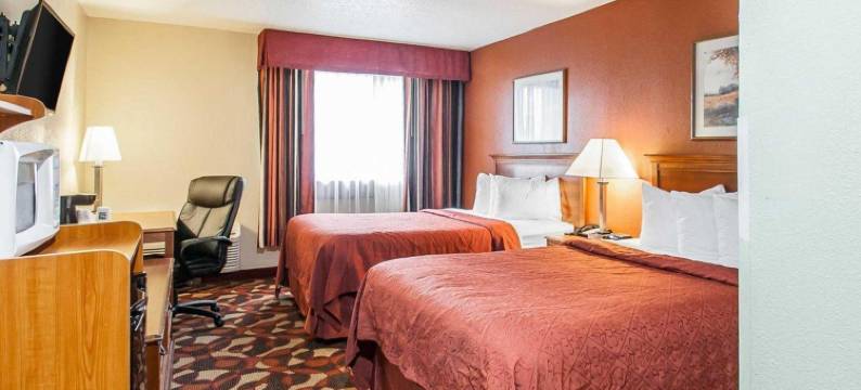 堪萨斯城I-435北凯艺套房酒店-近体育场(Quality Inn & Suites Kansas City I-435N Near Sports Complex)图片
