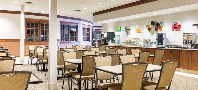 詹姆斯敦会议中心和水上公园温德姆贝蒙特酒店(Baymont by Wyndham Jamestown Conference Center & Water Park)图片