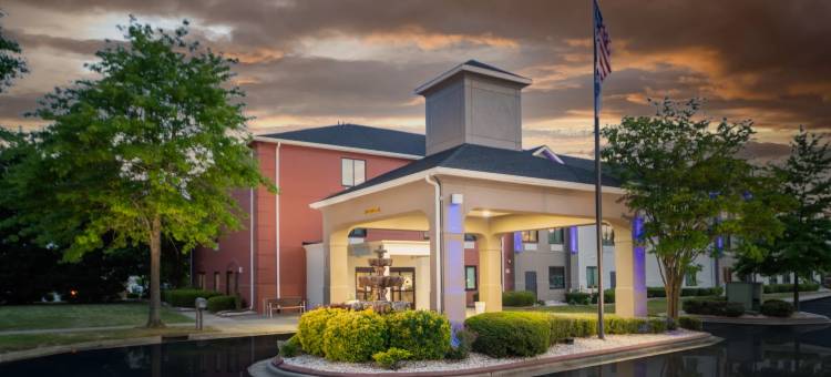 Holiday Inn Express 克莱顿(东南罗利)(Holiday Inn Express Clayton (SE Raleigh))图片
