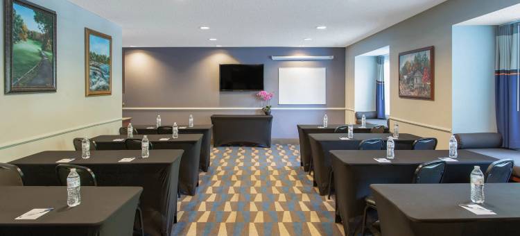 利灵顿-近坎贝尔大学麦客达套房酒店(Microtel Inn & Suites by Wyndham Lillington / Campbell Univ)图片