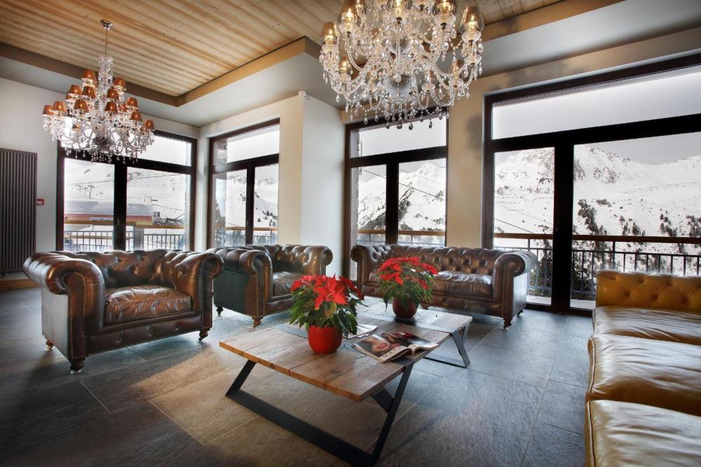 Chalet des Neiges -La Source des ArcsOver view