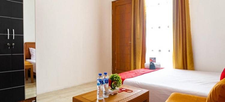 红多兹酒店-近西皮昂英达购物中心(RedDoorz Near Cipinang Indah Mall)图片