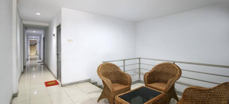 鲁玛库哈亚姆伍鲁克米特拉红门酒店(Rumahku Hayam Wuruk Mitra RedDoorz)图片