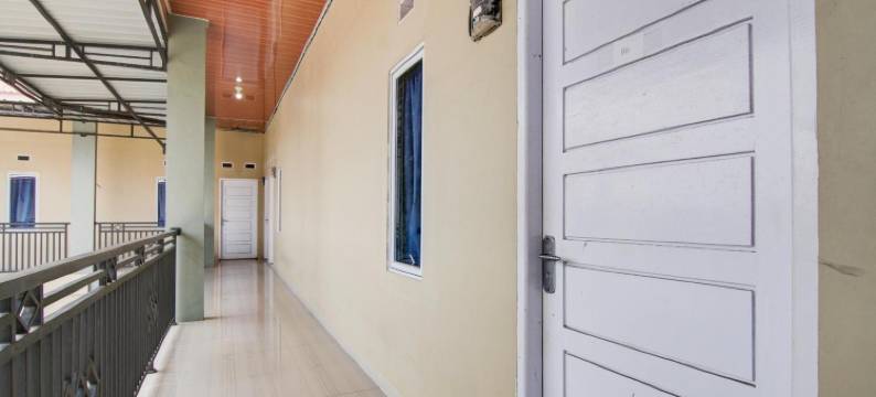 OYO 93087 Wisma Apel Syariah酒店(OYO 93087 Wisma Apel Syariah)图片