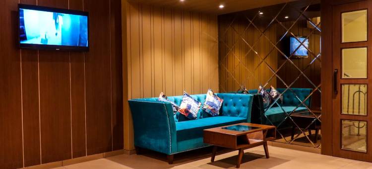 鲁德拉谢尔特商务酒店(Rudra Shelter Business Hotel)图片