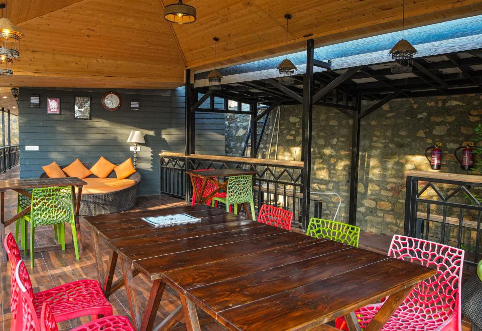 The Himalayan Living Whisling Pines Home StayHotel Overview