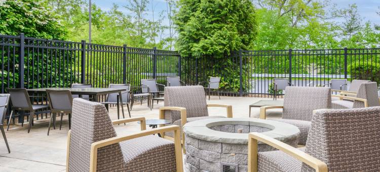 曼彻斯特机场贝德福德福朋喜来登酒店(Four Points by Sheraton Bedford Manchester Airport)图片