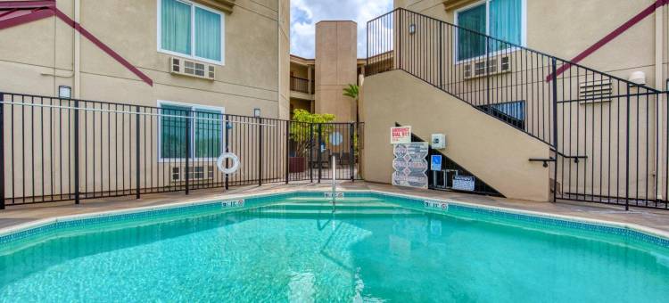 卡尔斯巴德戴斯酒店(Days Inn by Wyndham Carlsbad)图片