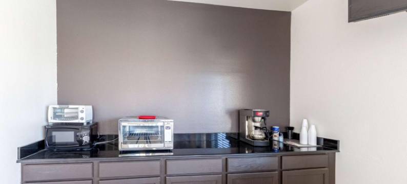 凯尼迪速8酒店(Super 8 by Wyndham Kenedy)图片