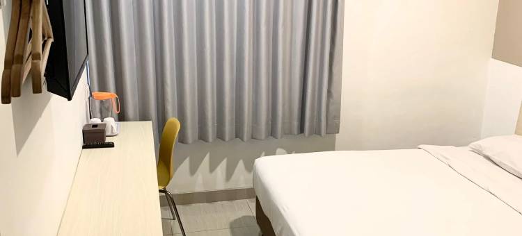 城市景观酒店MS客房旅馆-新邦利马-由红门酒店管理(Urbanview Hotel MS Rooms Inn Simpang Lima by RedDoorz)图片