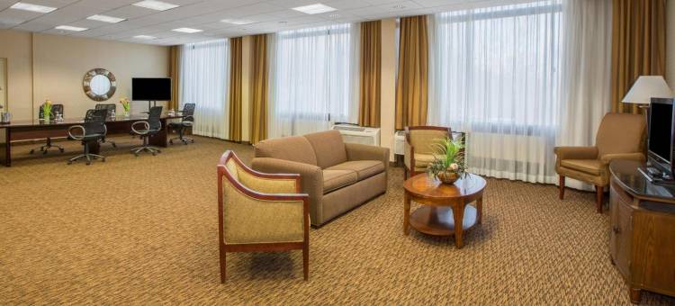 克利夫兰机场皇冠假日(Crowne Plaza Cleveland Airport)图片