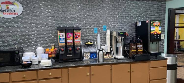 中洛锡安荷尔大街 - 里士满区温德姆速 8 酒店(Super 8 by Wyndham Hull Street Midlothian/Richmond Area)图片