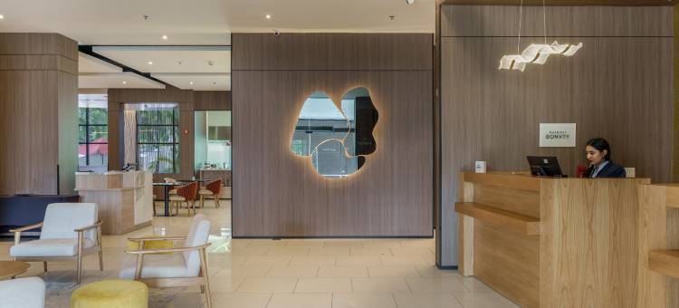 巴拿马城地铁购物中心万怡酒店(Courtyard Panama Metromall)图片