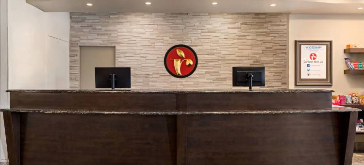 康沃尔华美达酒店(Ramada by Wyndham Cornwall)图片