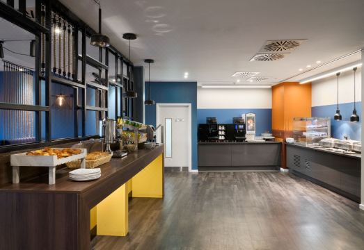 Four Points Flex by Sheraton Dundee Hotel Overview