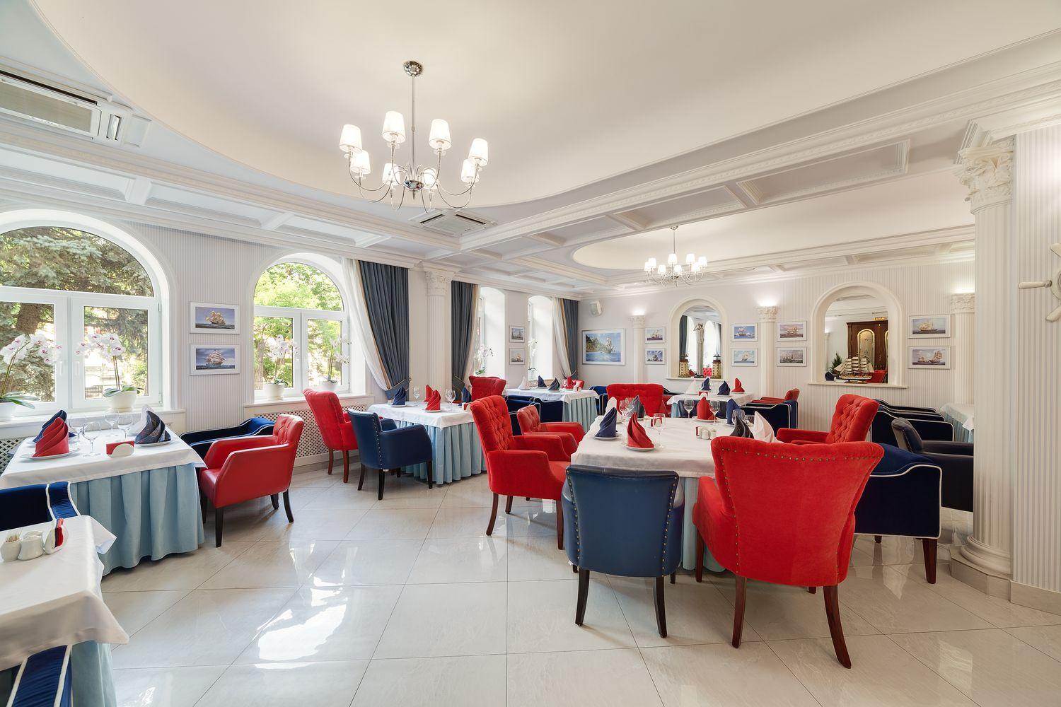 Bristol HotelOver view