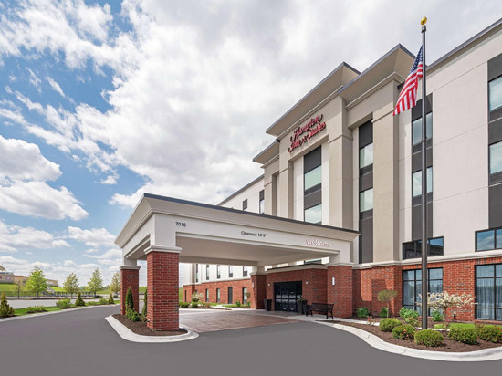 芝加哥布里奇维尤希尔顿欣庭酒店及套房