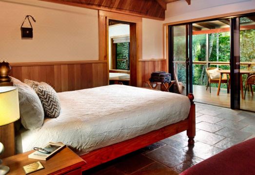 Sharlynn by the River Hotel Overview