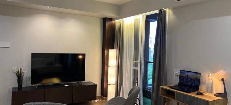 Urban Nest - Neon Homeotel -1 km from Airport图片