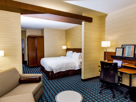 万枫酒店及套房里士满米德洛锡安