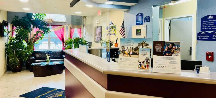 乔治敦麦客达套房酒店(Microtel Inn & Suites by Wyndham Georgetown)图片