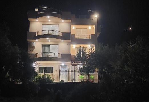 Anna House Dhermi Hotel Overview