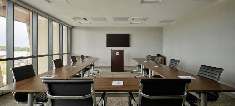 大蓝鹭酒店(Great Blue Heron Hotel)图片