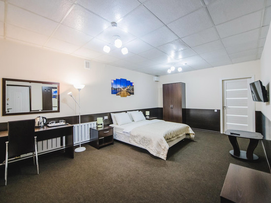 德卡布里斯酒店