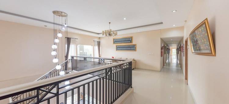 红多兹高级酒店@格里亚因科帕布里西萨鲁阿彭卡克(RedDoorz Premium @ Griya Inkoppabri Cisarua Puncak)图片