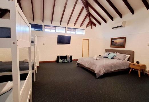 Mandurah Family Resort Hotel Overview