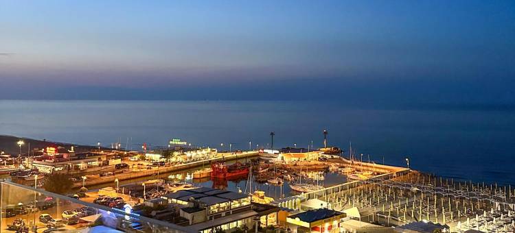 露恩戈马雷酒店(Hotel Lungomare)图片