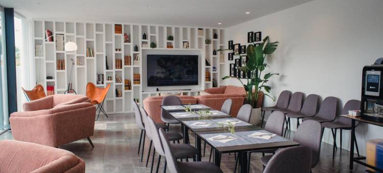 位于埃斯托里尔的一所房子(A House in Estoril - Adults Only)图片