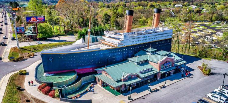 Moonshine Holler Pool Table Hottub Gburg Pigeon Forge 8 Miles图片