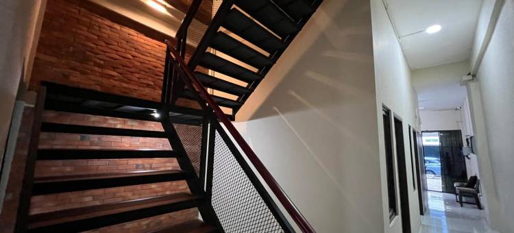 三宝垄布伦酒店红门合作(Brenn Hotel Semarang Mitra Reddoorz)图片