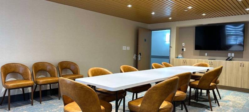 AB 溪谷旅游宾馆(SureStay Plus by Best Western Brooks)图片