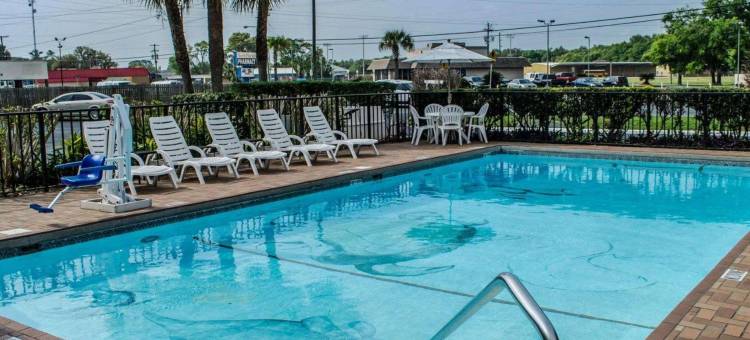 凯艺酒店-近海牛泉州立公园(Quality Inn Near Manatee Springs State Park)图片