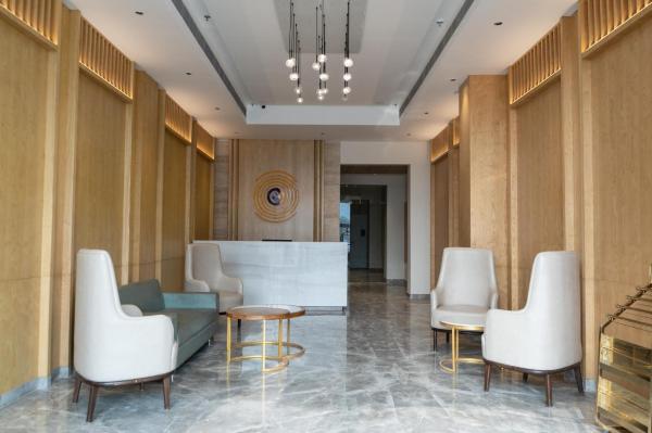 Click Collection Lucknow Hotel Overview