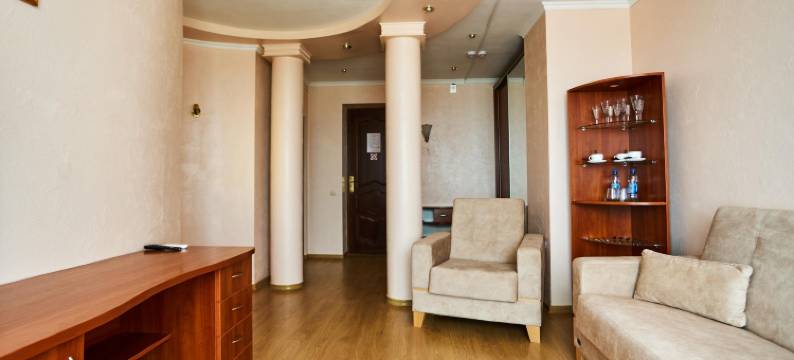 因图丽斯酒店(Intourist Hotel)图片