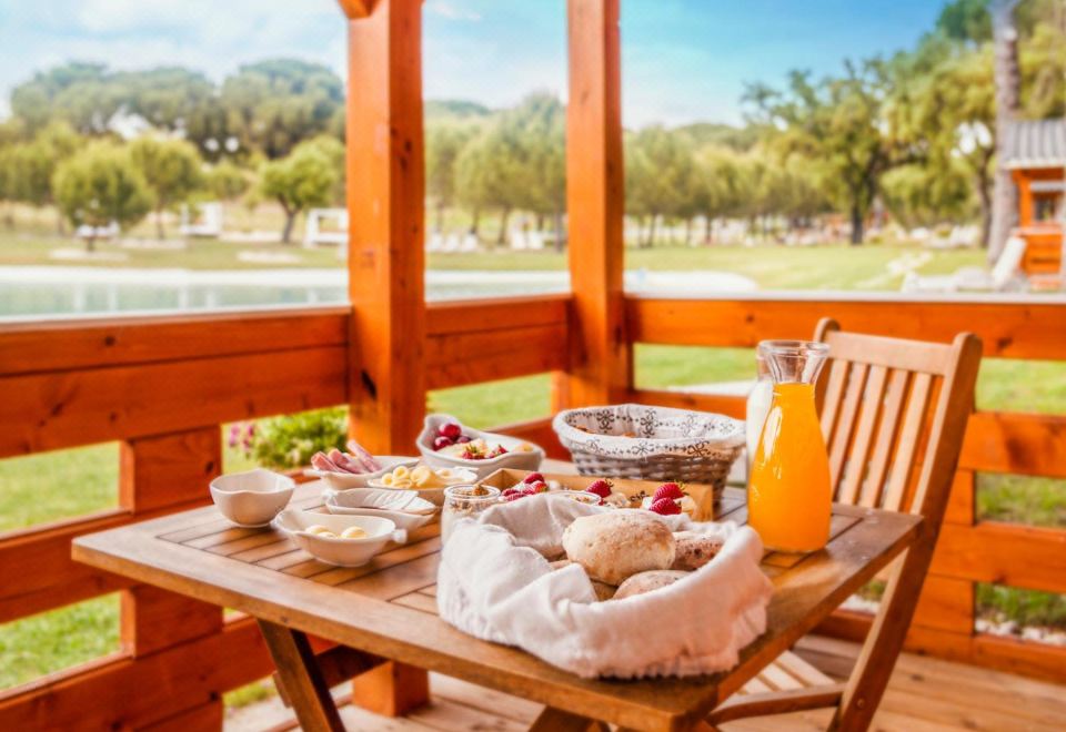 Chalet do Lago Hotel Overview