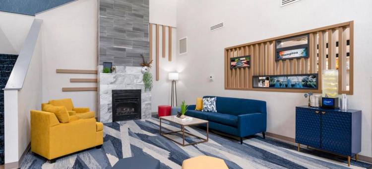 汉普顿体育场附近舒适套房酒店(Comfort Inn & Suites Hampton Near Coliseum)图片