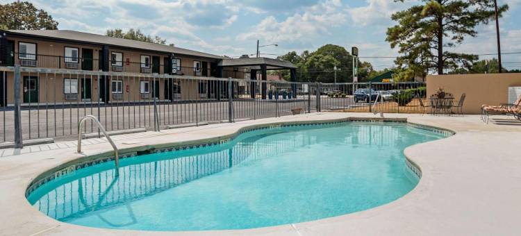 Super 8 by Wyndham Daleville/Fort Novosel图片