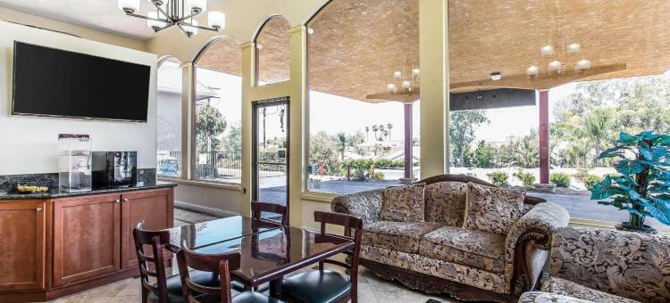 峡谷湖梅尼菲西罗德威套房酒店(Rodeway Inn & Suites Canyon Lake-Menifee West)图片