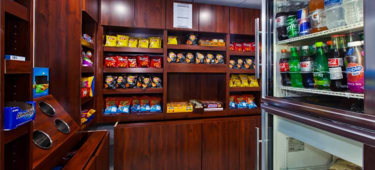 Holiday Inn Express 费尔法克斯 - 阿灵顿大道(Holiday Inn Express Fairfax - Arlington Boulevard)图片