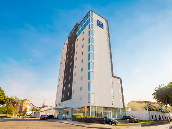 LP艾奎佩特罗酒店