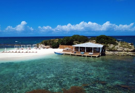 Hodges Bay Resort & SpaHotel Overview