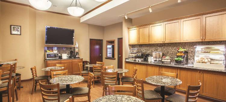 波特兰机场拉昆塔温德姆套房酒店(La Quinta Inn & Suites by Wyndham Portland Airport)图片