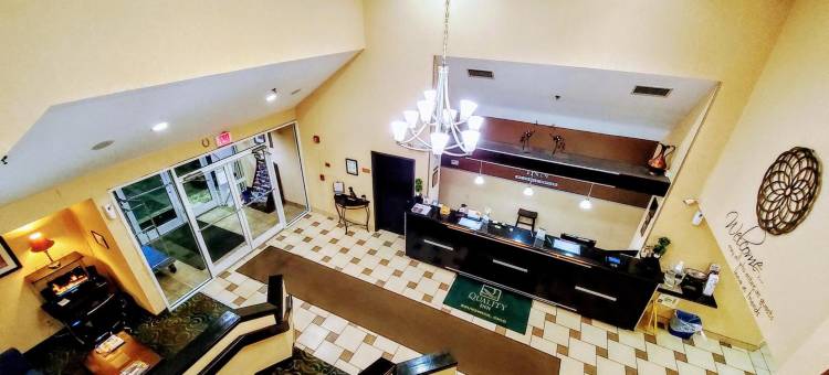 布蓝兹维克里夫兰南凯艺酒店(Quality Inn Brunswick Cleveland South)图片