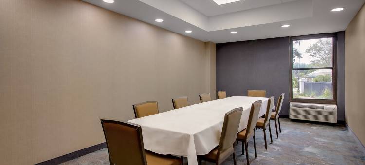 伯明翰科洛纳德路280号欢朋酒店(Hampton Inn Birmingham-Colonnade 280)图片