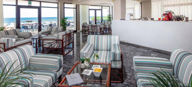 康多尔酒店(Hotel Condor)图片