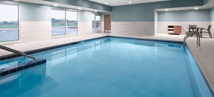 日内瓦湖区埃尔克霍恩智选假日套房酒店(Holiday Inn Express & Suites Elkhorn - Lake Geneva Area)图片